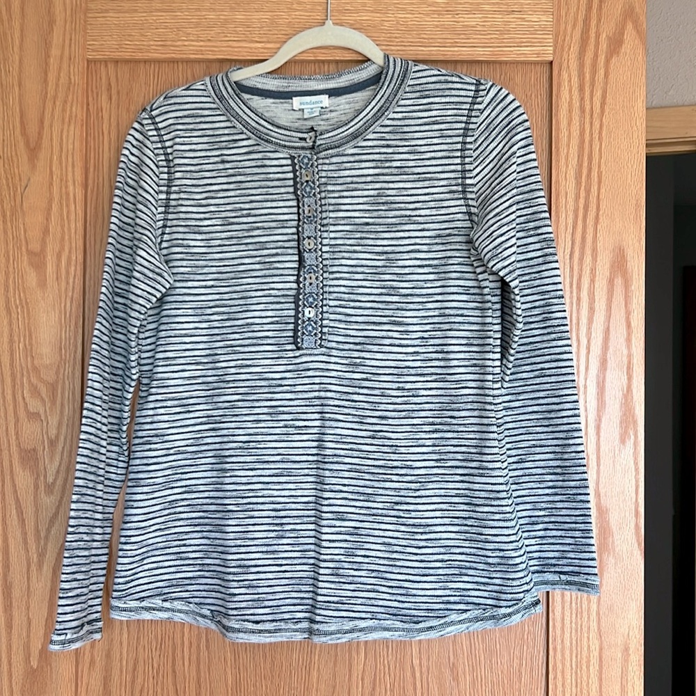 Sundance Cool Escape Henley with Embroidered Detail Size Medium